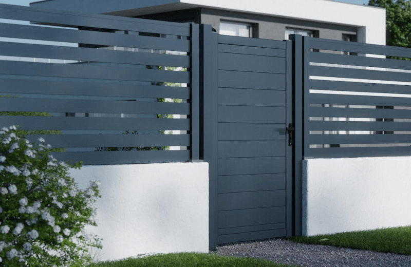 clôture en alu sur muret